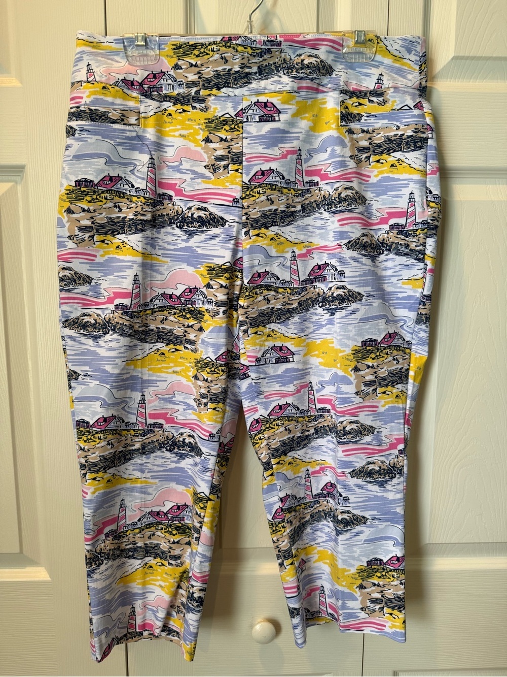 # Kim Rogers 16W Pull-on Coastal Print Capri Pants